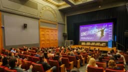 Tras bambalinas: "Unbroken" lleva a Chicago la historia no contada de Shen Yun