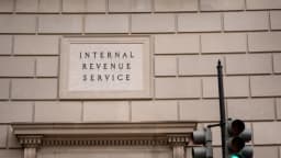 El IRS investiga $100 mil millones en fraude de préstamos relacionados con el COVID-19