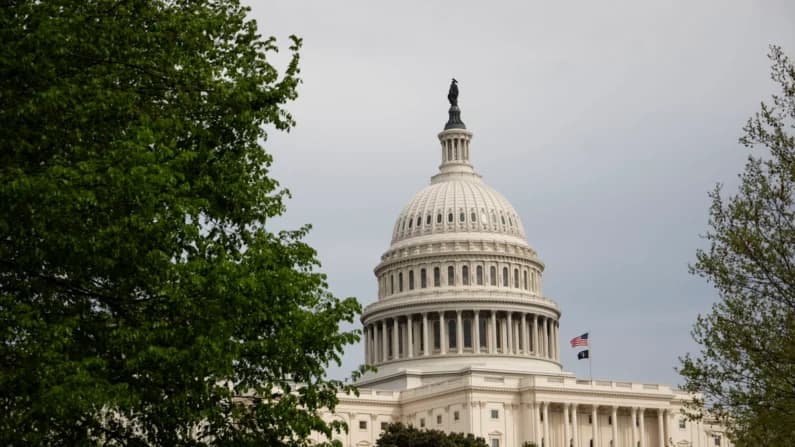 Senado rechaza resolución de los poderes bélicos contra Irán
