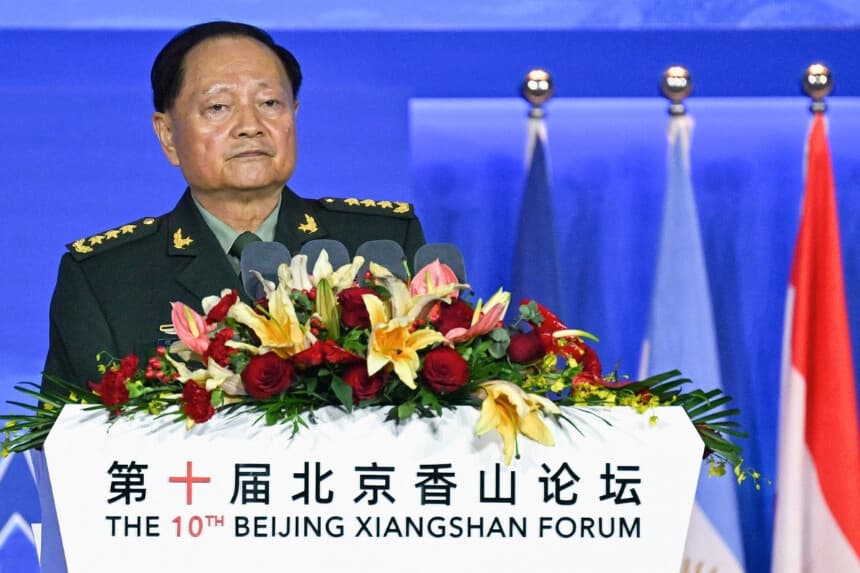El vicepresidente chino de la Comisión Militar Central, Zhang Youxia, asiste al Foro Xiangshan en Beijing el 30 de octubre de 2023. (Pedro Pardo/AFP vía Getty Images).