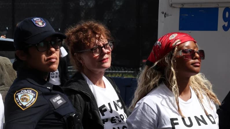 Susan Sarandon, entre los 30 detenidos por protestar contra Netanyahu en NY