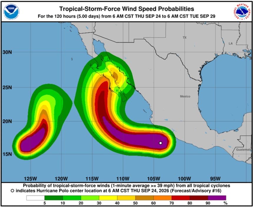 Imagen difundida por el Centro Nacional de Huracanes (NOAA) de EE.UU. de la trayectoria proyectada de tres días del huracán Polo (d), frente a las costas del Pacífico mexicano. (EFE/NOAA)