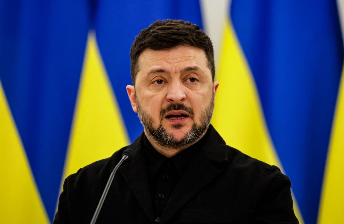 El presidente ucraniano Volodimir Zelenski habla durante una conferencia de prensa en Vilna, Lituania, el 25 de enero de 2026. (Petras Malukas/AFP vía Getty Images)