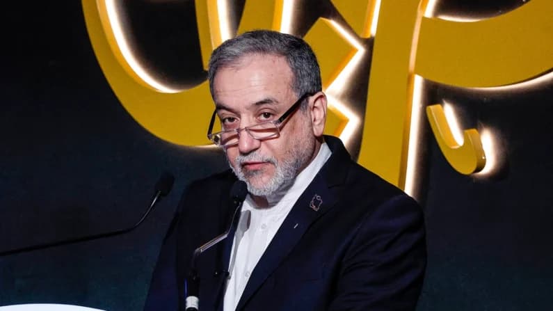 Irán propone plan de 7 días para reanudar conversaciones nucleares y abrir el estrecho de Ormuz