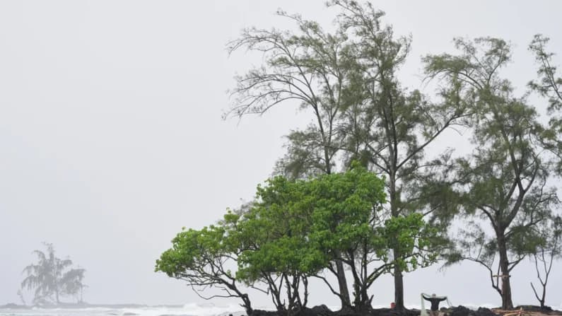 Huracanes en el Pacífico amenazan a Hawái y México con inundaciones y olas altas
