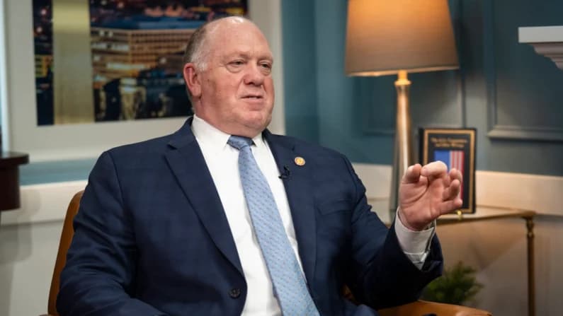 Homan prevé que detenciones y deportaciones del ICE alcancen niveles récord