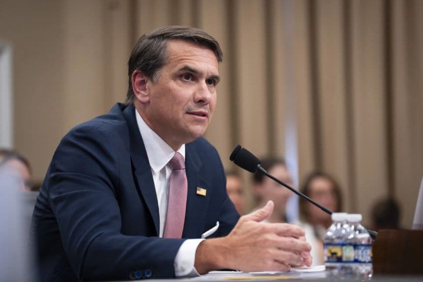 El fiscal general interino Todd Blanche testifica ante el Comité de Asignaciones de la Cámara de Representantes en Washington, el 2 de junio de 2026. (Madalina Kilroy/The Epoch Times)