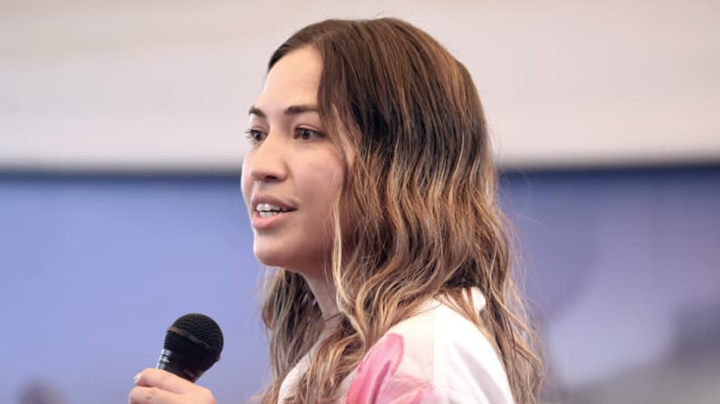 Venezuela renacerá cuando haya "un proceso electoral", dice colaboradora de Machado tras volver a su país