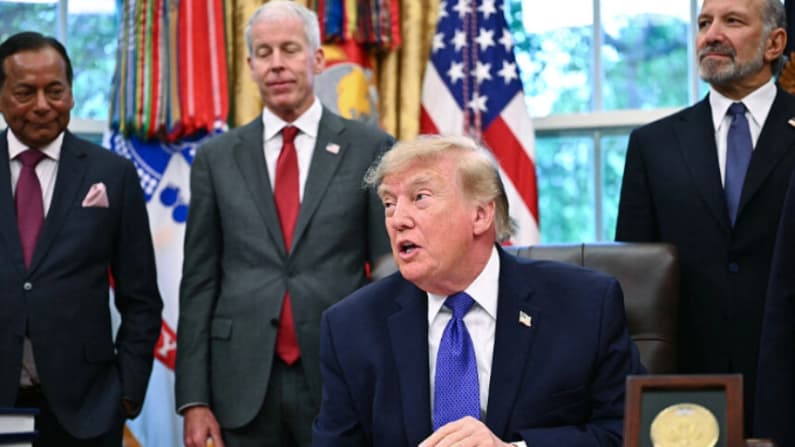 Trump prevé acuerdo con Canadá ante inminentes prohibiciones de importación