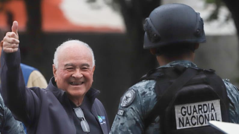 Exgobernador mexicano acusado de huachicol fiscal continuará su proceso en prisión domiciliaria