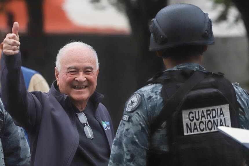 Exgobernador mexicano acusado de huachicol fiscal continuará su proceso en prisión domiciliaria