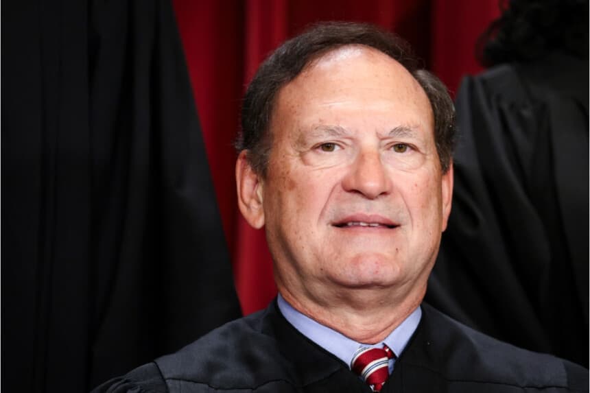 El magistrado de la Corte Suprema de los Estados Unidos Samuel Alito en Washington, el 7 de octubre de 2022. (Alex Wong/Getty Images).