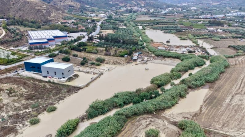 Una persona muere y otras dos resultan heridas por las inundaciones en la isla griega de Creta