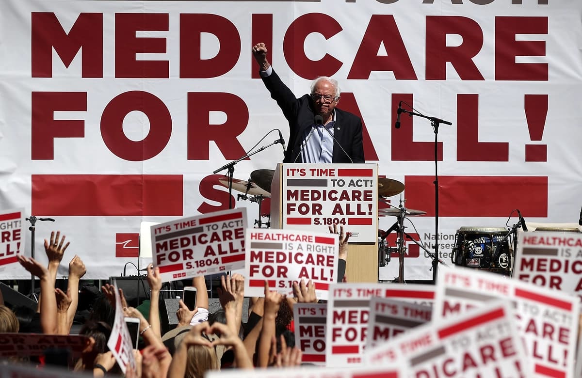 El senador Bernie Sanders (I-Vt.) habla en un mitin en San Francisco el 22 de septiembre de 2017. (Justin Sullivan/Getty Images)