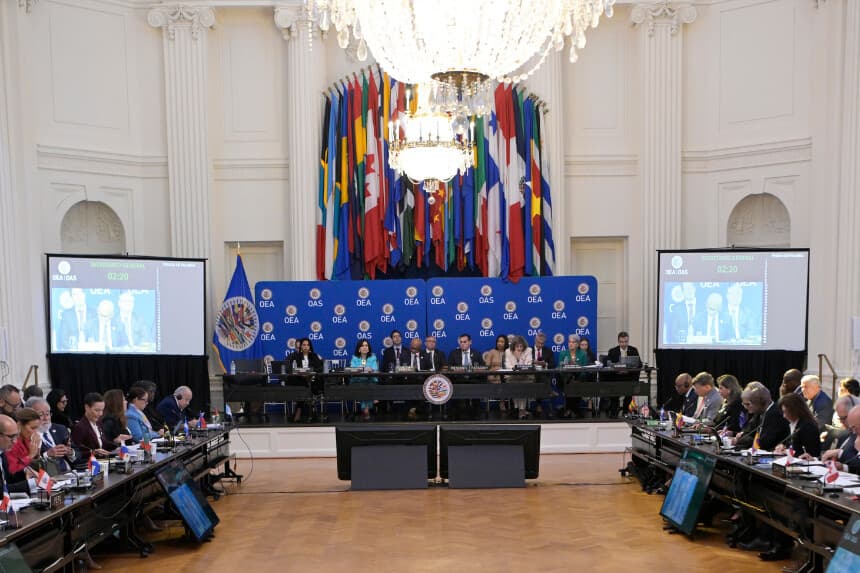 Fotografía de la trigésima primera reunión de consulta de Ministros de Relaciones Exteriores celebrada este viernes, en la sede de la OEA en Washington, EE.UU. (EFE/ Lenin Nolly)