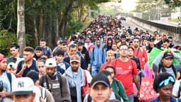 DHS descarta permitir la entrada a EE. UU. de una caravana de migrantes