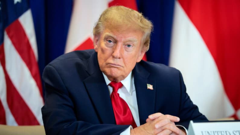 Trump pide al Senado aprobar ley que haga permanente el horario de verano