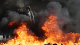 El caos y violencia persiste en toda Francia en medio de las protestas estudiantiles