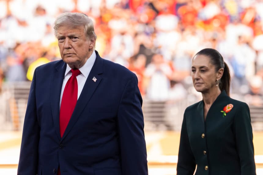El presidente de Estados Unidos, Donald Trump, y la presidenta de México, Claudia Sheinbaum, durante la final del Mundial en el New York New Jersey Stadium el 19 de julio de 2026 en East Rutherford, Nueva Jersey. (David Ramos/Getty Images)