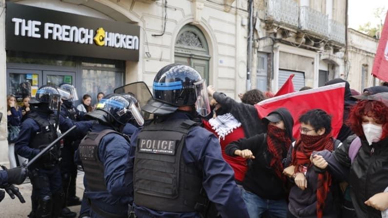 Un adolescente pierde una mano durante las protestas estudiantiles en Francia