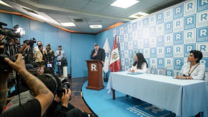 Ajustada pelea entre candidatos de derecha por la alcaldía de Lima