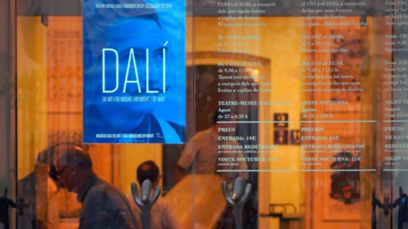 Roban en Francia un libro de 210 kilos con una cubierta diseñada por Dalí