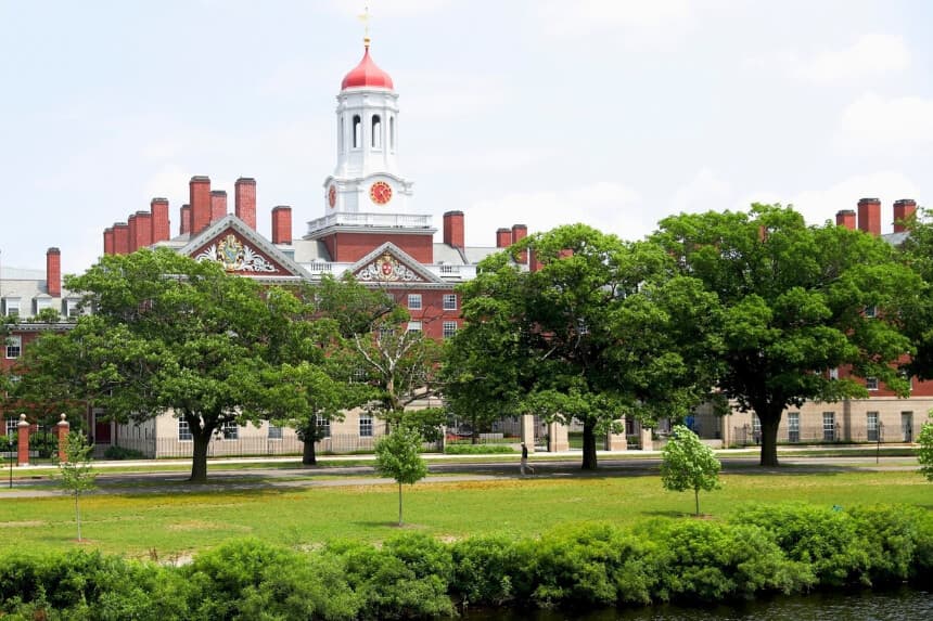 El campus de la Universidad de Harvard en Cambridge, Massachusetts, el 8 de julio de 2020. (Maddie Meyer/Getty Images).