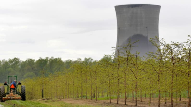 Trump compromete préstamo de 4200 MDD para ampliar energía nuclear en Pensilvania y Ohio