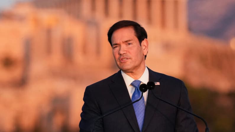 Rubio dice que EE. UU. no está bloqueando el regreso de Machado a Venezuela