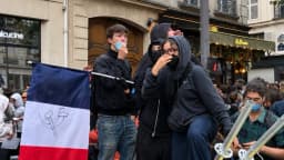 Continúan los bloqueos escolares en Francia y convocan a manifestantes a la Bastilla