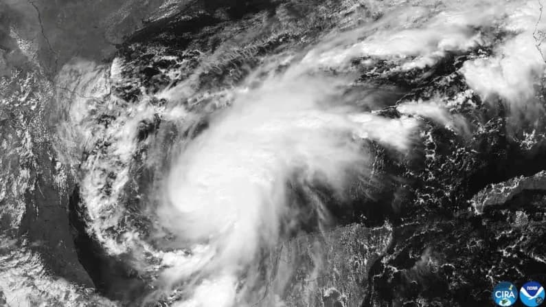 La gobernadora de Alabama declara estado de emergencia en 40 condados ante la llegada del huracán