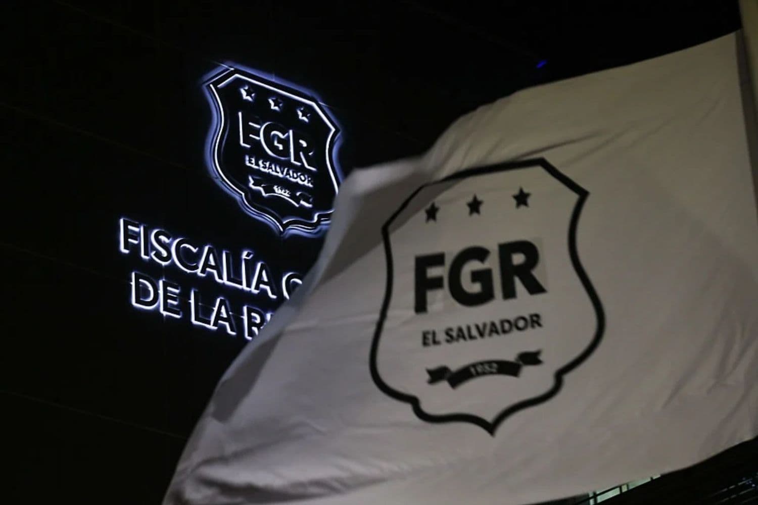 Vista detallada del nuevo edificio de la sede de la Fiscalía General de la República (FGR) durante la inauguración de la nueva sede de la Fiscalía General de la República (FGR) el 19 de mayo de 2026 en La Libertad, El Salvador. (Alex Peña/Getty Images)