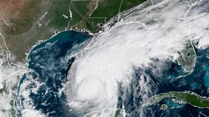 DeSantis advierte que Florida sufrirá el "lado más duro" del huracán Isaías