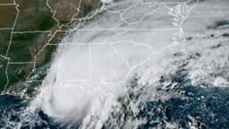 Huracán Isaías se prepara para tocar tierra en el Panhandle de Florida