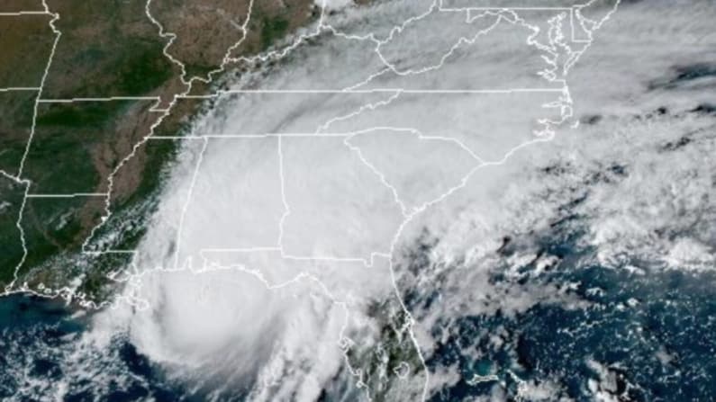 Huracán Isaías se prepara para tocar tierra en el Panhandle de Florida