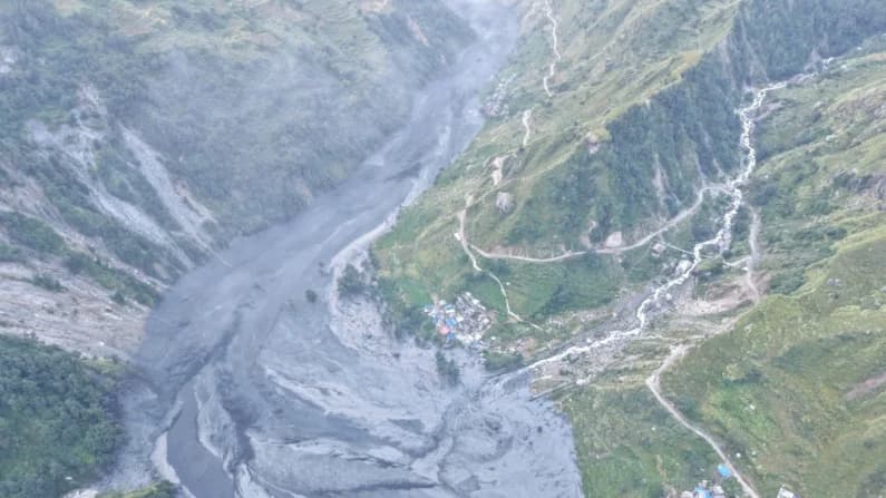 Cinco personas desaparecen tras una inundación en Nepal; las autoridades piden evacuar