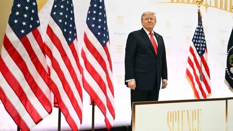 Trump sugiere cambiar el nombre del Océano Atlántico o del Océano Pacífico