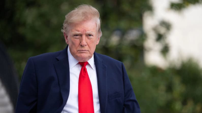 Trump desestima afirmaciones de que China y Rusia ayudan a Irán