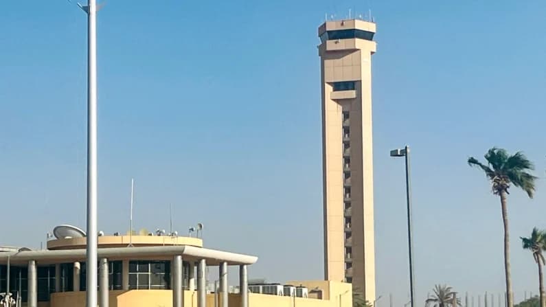 Arabia Saudí prolonga el cierre del aeropuerto de Riad tras los mortales ataques de los hutíes