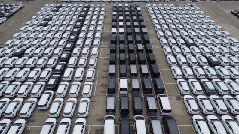 China reduce el reembolso a la exportación de vehículos eléctricos ante el aumento de las exportaciones