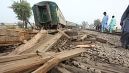Siete personas mueren y más de 50 resultan heridas en un choque ferroviario en Pakistán