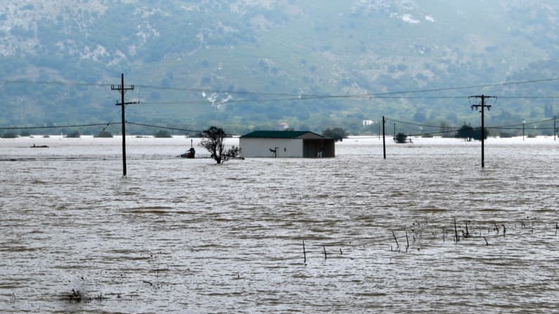 Más de 6000 evacuados y una víctima mortal por las inundaciones que azotan varias islas griegas