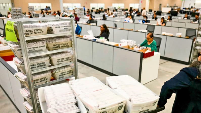 Republicanos del Senado capacitan a observadores electorales para igualar el esfuerzo demócrata
