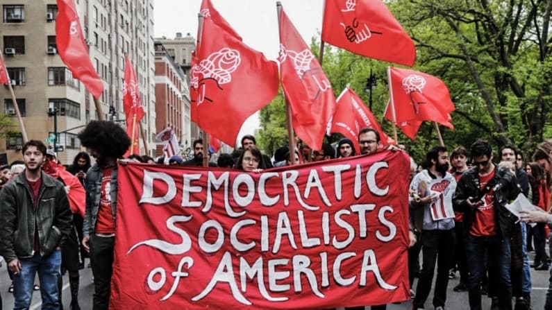 Aumentan los socialistas demócratas en EE. UU. y se renueva el interés por viajar a China