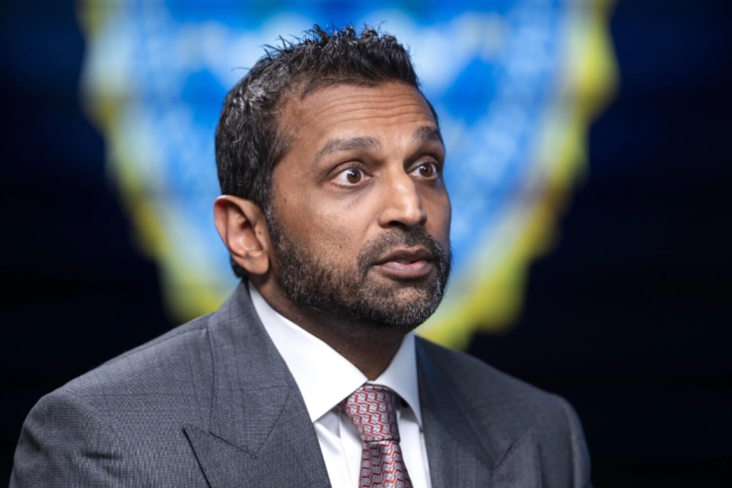 El director del FBI, Kash Patel, habla durante una entrevista en la sede de la agencia en Washington el 4 de agosto de 2026. (Madalina Kilroy/The Epoch Times).