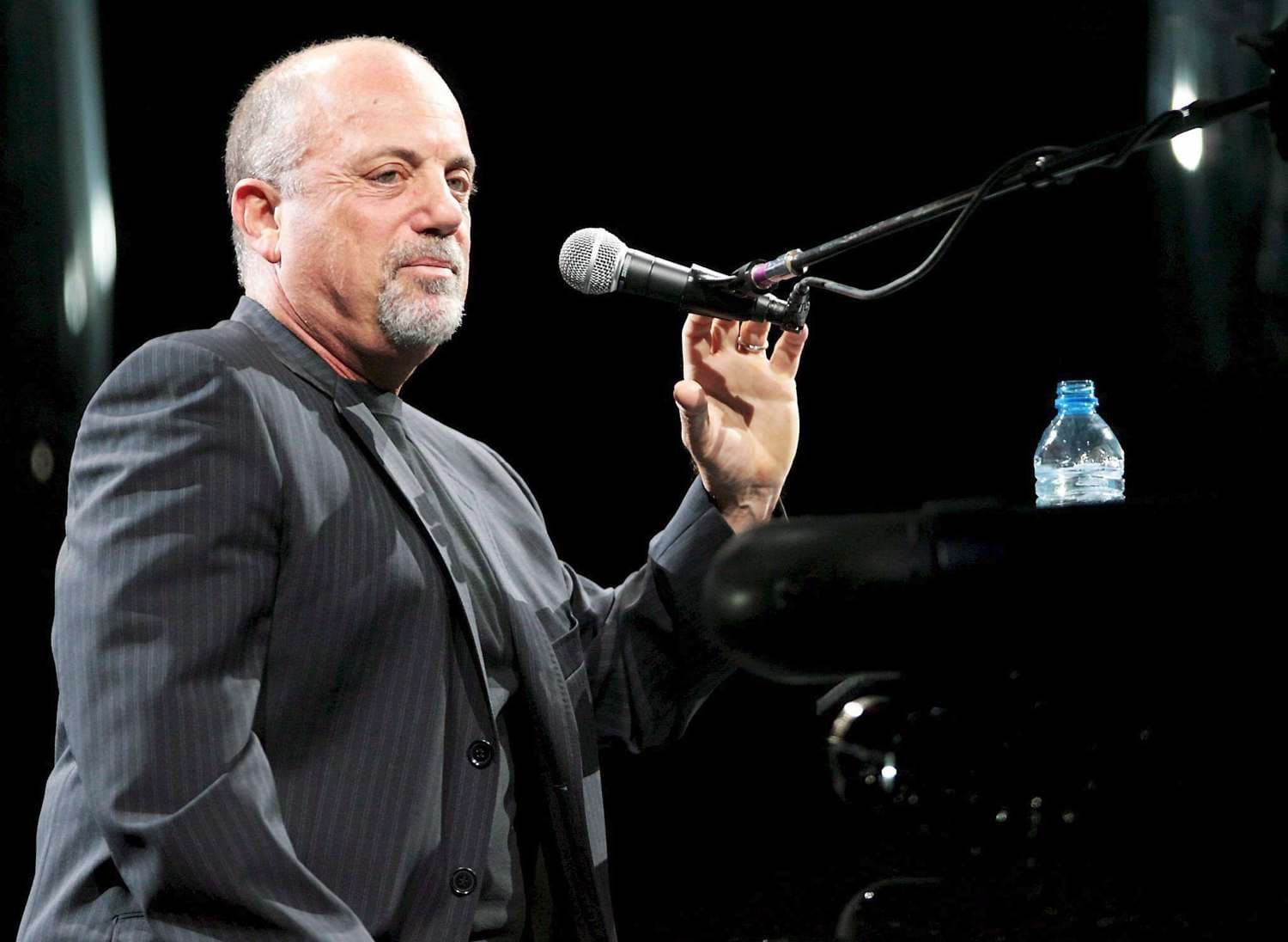 Imagen de archivo del cantante estadounidense Billy Joel, durante un concierto. (EFE/Sebastian Widmann)