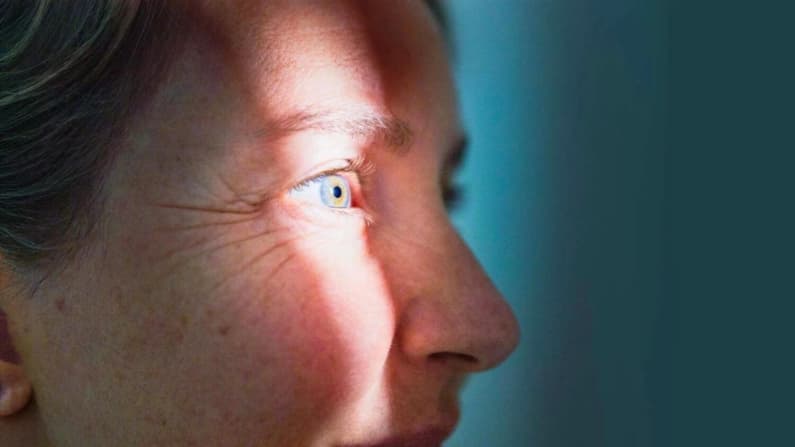 Por qué las personas mayores necesitan más luz natural, y cómo obtenerla