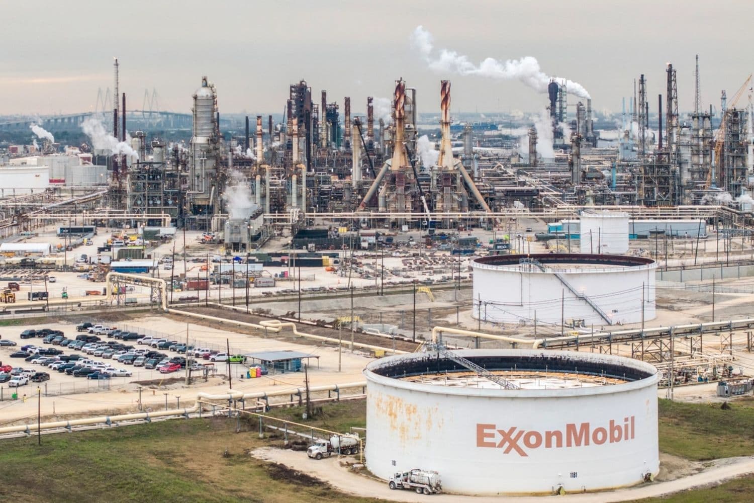 La refinería de Exxon Mobil en Baytown, Texas, el 13 de enero de 2026. (Brandon Bell/Getty Images)
