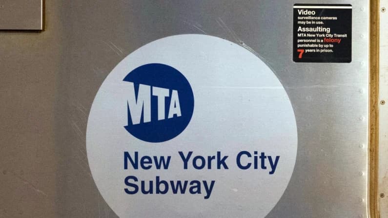Un hombre muere a tiros en andén del metro en Manhattan