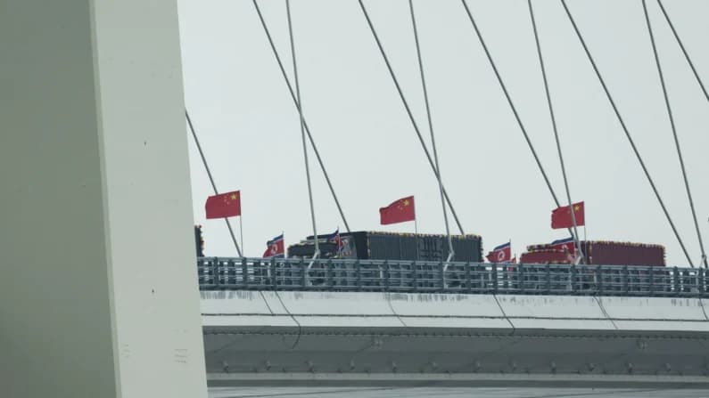 La frontera entre China y Corea del Norte estrena su mayor puente tras años de espera